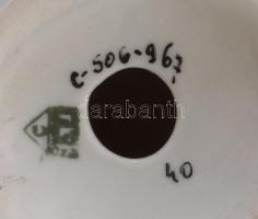 Cmielow lengyel nő kosárral figura. Jelzett, kis kopással, m: 17,5 cm