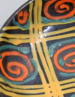 2 db iparművész falitál / tányér, mázas kerámia, az egyik jelzett, kis lepattanásokkal, kopásokkal, ...