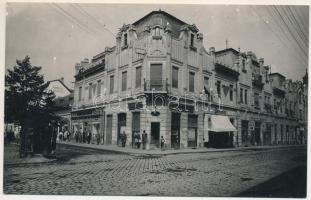 Lugos, Lugoj; Palatul Poporul / Poporul palota, Hegyesi és Stern üzlete / street view, palace, shops