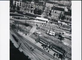 cca 1972 Budapest, a Moszkva tér átépítése, Kotnyek Antal (1921-1990) budapesti fotóriporter hagyatékából 1 db modern nagyítás, jelzés nélkül, 15x21 cm