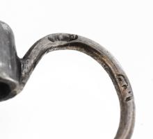 Fülbevaló pár 4 db gyémánttal (0,34ct) gyermek méret. 14K arany, a gyémántok foglalata ezüst. Jelzet...