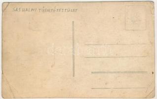Budapest XVI. Sashalom, Pest-Sashalomi Önkéntes Tűzoltó Testület szertára, tűzoltók gázmaszkban, gáz...