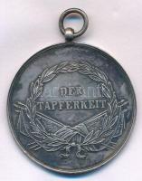 ~1914. "Ferenc József I. osztályú Ezüst Vitézségi Érem" peremén jelzett Ag kitüntetés mell...