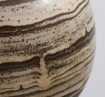 Barnamázas retro kerámia váza, kopott, alján lepattanással, m: 20,5 cm