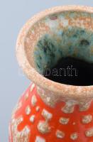 Erdélyi István retro váza. Zsűri címkével, szájánál lepattanással, m: 25,5 cm