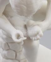 Tüskehúzó fiú. Német porcelán. Biszkvit, fehér, kézzel írt Breslau felirattal hibátlan 15 cm