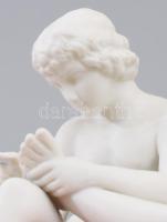 Tüskehúzó fiú. Német porcelán. Biszkvit, fehér, kézzel írt Breslau felirattal hibátlan 15 cm