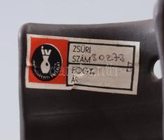 Kálmán Anikó: Minimalista gyertyatartó. Zsűri címkével, jelzett, lepattanással, m: 14,5 cm