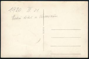 1920 Bp., Horthy Miklós kormányzó eskütétele a Vérmezőn, a hátoldalon feliratozott fotólap, 14x9 cm