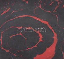 Mélyvörös mintás iparművész dísztál. Jelzés nélkül, kis kopással, d: 29 cm