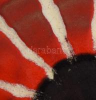 Koncentrikusan vonalazott iparművész dísztál, jelzett, mázhibákkal, d: 23 cm