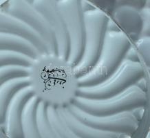 Dísztál. Irán, XX. sz. kézzel festett zománcozott réz, jelzett, d: 40 cm Díszodobozban