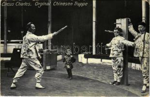 Circus Charles, Original Chinesen Truppe, knife thrower from China / Kínai cirkuszi akrobaták, késdobáló (fl)