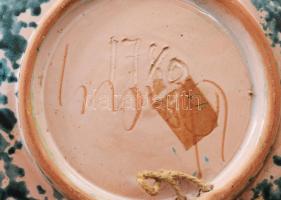 Liszkay kerámia dísztál, jelzett, kopással, d: 28,5 cm