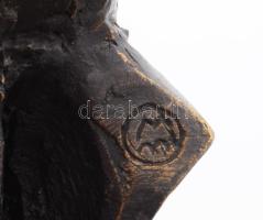 Melocco Miklós (1935-): Ülő női alak. Bronzirozott műgyanta, jelzett. 28 cm