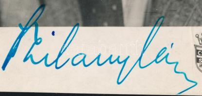 Szilassy László (1908-1972) színész autográf aláírása őt ábrázoló fotólapon, 13,5x8,5 cm