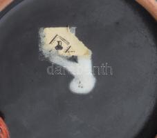 Geometrikus mintával dísztál. Jelzett, hibátlan, d: 20,5 cm