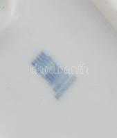 Zsolnay szürkemarha.Terv.:Sinkó András. Kézzel festett, jelzett, hibátlan (farkánál tűzhiba), m:15 c...