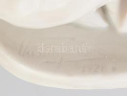 Herendi nyulak. Kézzel festett, jelzett, fülén apró lepattanással 13x13 cm