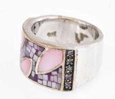 Ezüst (Ag) gyűrű gyöngyház berakással, jelzett, méret: 51, bruttó: 10,6 g