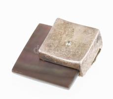 Ezüst (Ag) függő gyöngyház berakással, jelzett, 1,5×1,5 cm, bruttó: 3,2 g