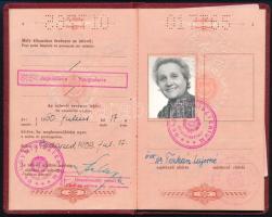 1959 Bp., Magyar Népköztársaság által kiadott fényképes útlevél és kiutazási engedély vízumokkal, ok...