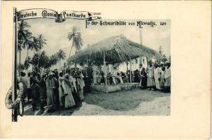 Mkwaja, Mkwadja; In der Schaurihütte. Deutsche Colonial Postkarte / African folklore (fl)