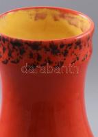 Tófej vörös váza. Repedt, jelzett, m: 34 cm