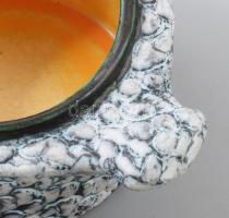 Király Károly zsugormázas kínáló. Jelzett, lepattanással, 17x7 cm