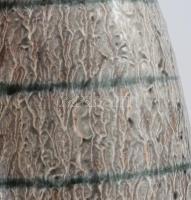 Vonalazott retro kerámia váza. Jelzés nélkül, kopással, m: 25,5 cm