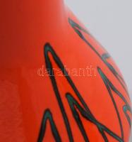 Türkizzel vonalazott narancsszínű retro váza. Jelzés nélkül, kopott, m: 26 cm