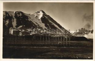 Spitsbergen, Spitzbergen (Svalbard); Kongsfjord, Luftskibshallen / Königsbucht, Luftschiffhalle / airship hangar