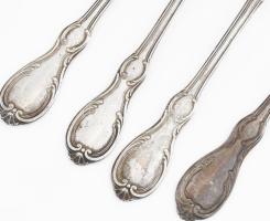 Négy személyes ezüst (Ag) süteményes villa és kés szett jelzett össz br 399 g. a kések éle is ezüst