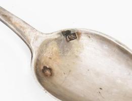 5 db ezüst (Ag) mokkás kanál készletben, jelzett monogramos, dianás. 58 g