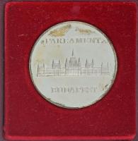 1989. &quot;A Magyar Népköztársaság Országgyűlése / Parlament- Budapest&quot; Ag emlékérem, eredeti dísztokban (28,26g/0.925/40mm) T:UNC,AU (eredetileg PP) patina