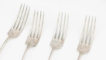 Hat személyes ezüst (Ag) evőeszköz készlet, jelzett Dianás, ca 1900. nettő 1119 g + ezüst nyelű kése...