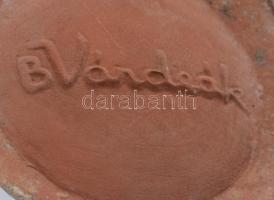 B. Várdeák Ildikó (1929-2013): Zsugormázas váza. Jelzett, hibátlan, m: 46,5 cm