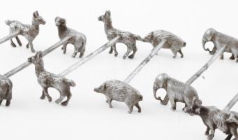 9 db állatfigurás késbak. disznó, ló, birka, tehén, láma. W& Co jelzettek 8 cm