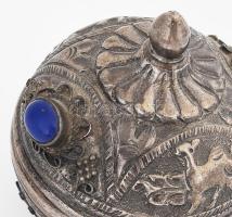 Szelence ezüst (Ag) plasztikus díszítéssel, jelzett 50 g, d: 5 cm m: 6 cm