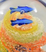 Murano nagyobb méretű levélnehezék. Belső színezett és buborékos díszítéssel, örvényszínezéssel és ú...