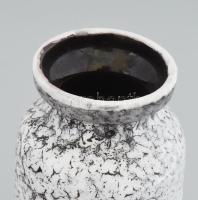 Majoros János: Zsugormázas váza. Jelzett, hibátlan, m: 21 cm