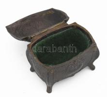 cca 1910 Szecessziós ónozott alpakka bécsi díszdoboz, német felirattal, kis hiánnyal, 8,5x6x8 cm