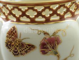 Zsolnay áttört pillangó mintás porcelán kaspó. Kézzel festett, jelzett, hibátlan m: 10 cm d: 11 cm