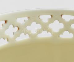 Zsolnay áttört pillangó mintás porcelán kaspó. Kézzel festett, jelzett, hibátlan m: 10 cm d: 11 cm