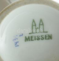 Meisseni pillangós vázácska. Kézzel festett, jelzett, hibátlan m: 11 cm