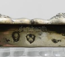 Antik ezüst (Ag) peremű kínáló tálka. Dianás jelzéssel, mesterjeggyel d: 10 cm