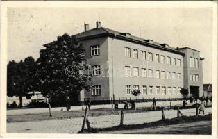 1938 Érsekújvár, Nové Zámky; Okresny úrad / Járási hivatal / district court + 1938 Érsekújvár visszatért So. Stpl. (gyűrődés / crease)