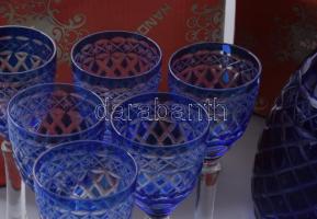 Dúsan csiszolt kristály kék likőrszervírozó készlet. Dugós italos üveg m: 33,5 cm, és 6 darab pohár ...