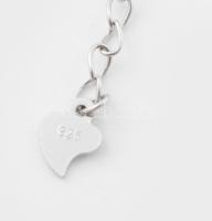 Ezüst(Ag) apró fekete kövekkel kirakott karkötő, jelzett, állítható h: max. 20 cm, bruttó: 2,56 g