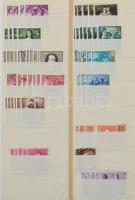 Spanyolország kb 3.500 darabos készlet a kezdeti évektől 16 lapos közepes osztott berakóban